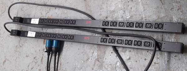 Thanh nguồn APC AP7553 đầu cắm C13- C19 , thanh nguồn PDU dọc, lắp tủ 42U